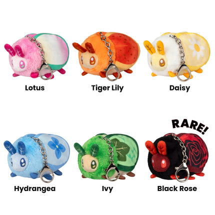 blind box moths series 1 botanical garden all products: lotus, tiger lily, daisy, hydrangea, ivy, and rare black rose.