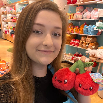 snacker cherries s1e2 user image