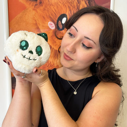 snacker skull s1e7 user photo