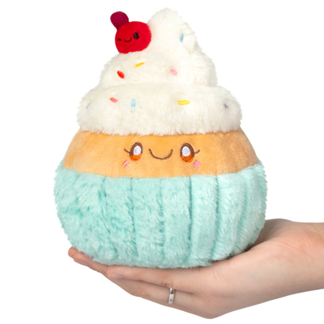 snacker madame cupcake s1e2 front view