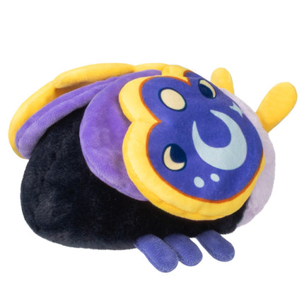 squee starry moth side view